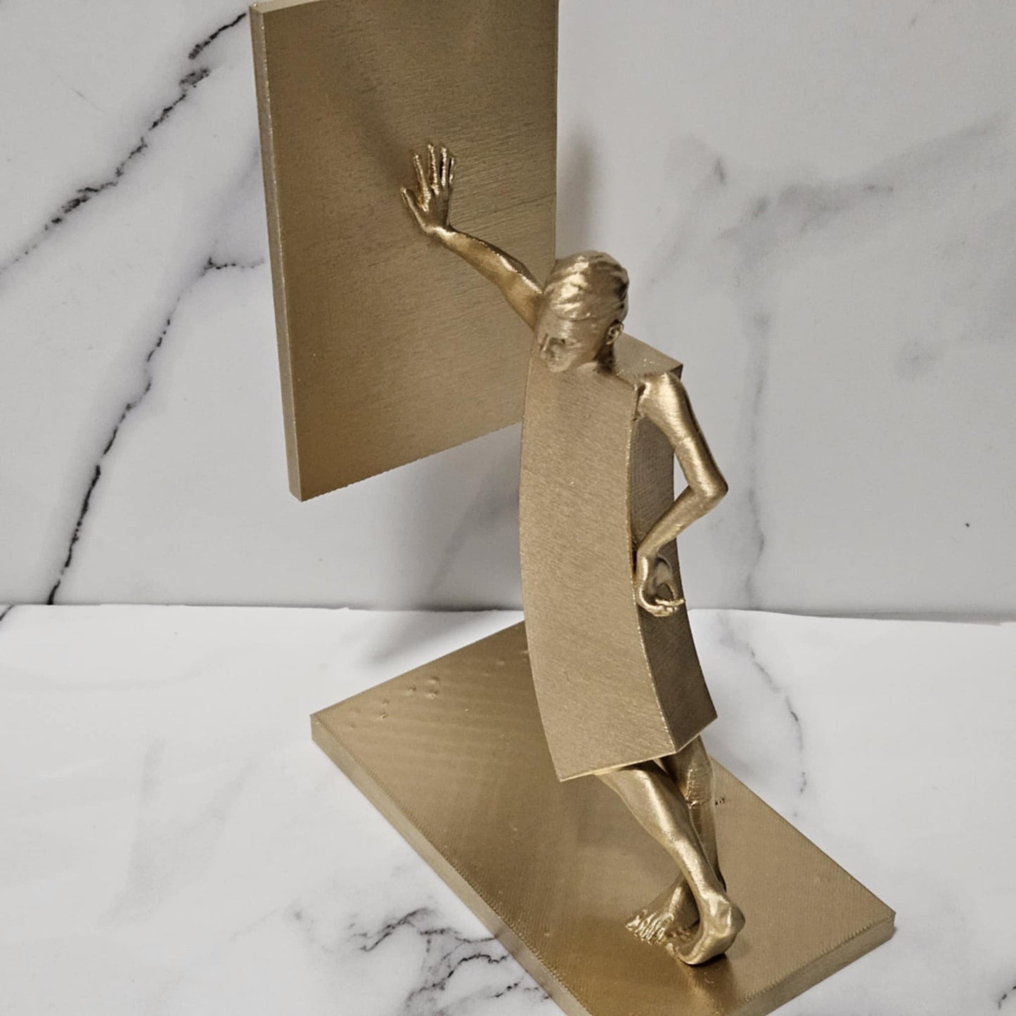 Na granicy przestrzeni sculpture