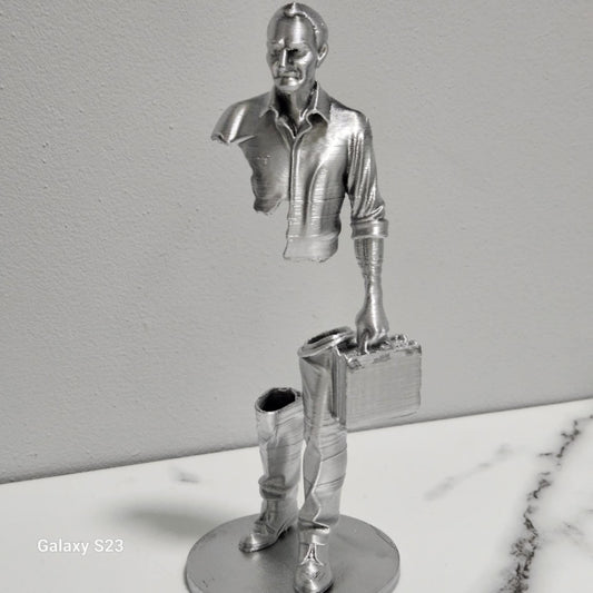 Traveler podróznik sculpture